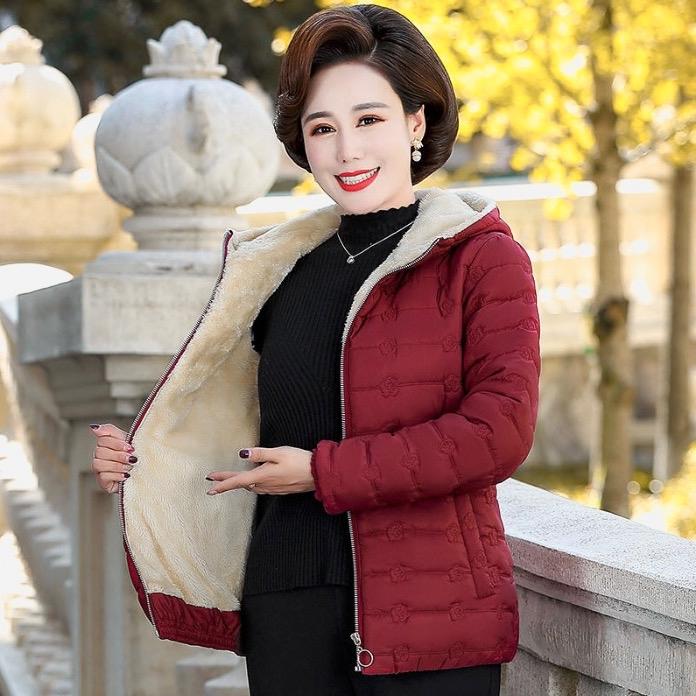 Áo khoác phao lót lông cho mẹ trung niên mặc mùa đông