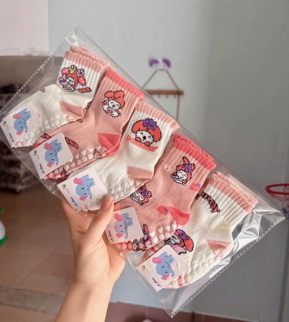 Product Introduction of set 10 đôi tất cổ cao trống chơn Labubu-kuromi-Melody siêu xinh 3