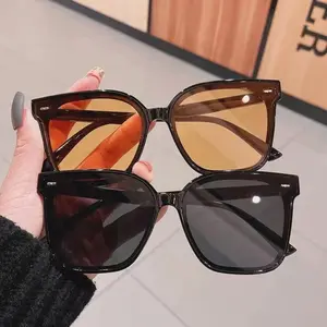 Kacamata Hitam Wanita Model Garis Oversize Sunglasses Korea new Fashion Lensa Eyewear Frame Plastik