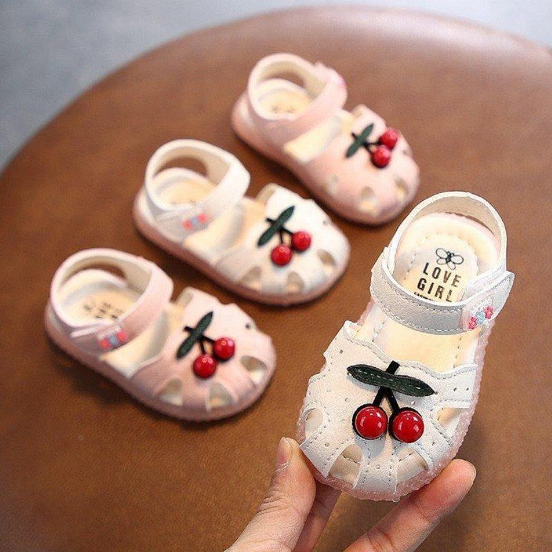 Sandal Tập Đi Cho Bé Gái Hình Quả Cherry Đáng Yêu Chống Trơn Trượt Cao Su Kem