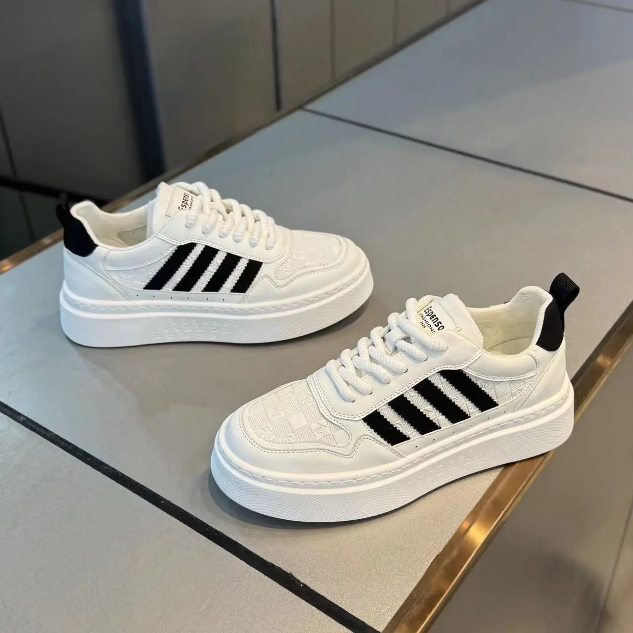 Giày Sneaker nam, da cao cấp, đế caosu Hot Mã 13