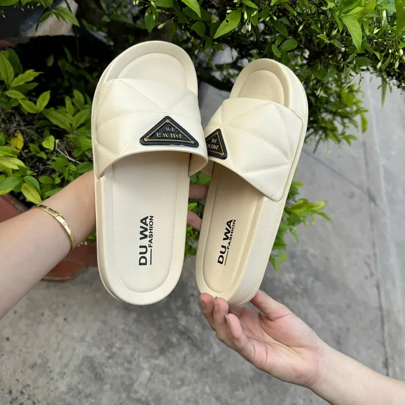 Dép quai ngang nữ đế 3cm chất liệu EVA siêu nhẹ- đế chống hơn trượt-êm chân thoáng mát  ( QUAI NGANG NỮ TAM GIÁC MÀU TRÀ SỮA) Slipper DéP 1