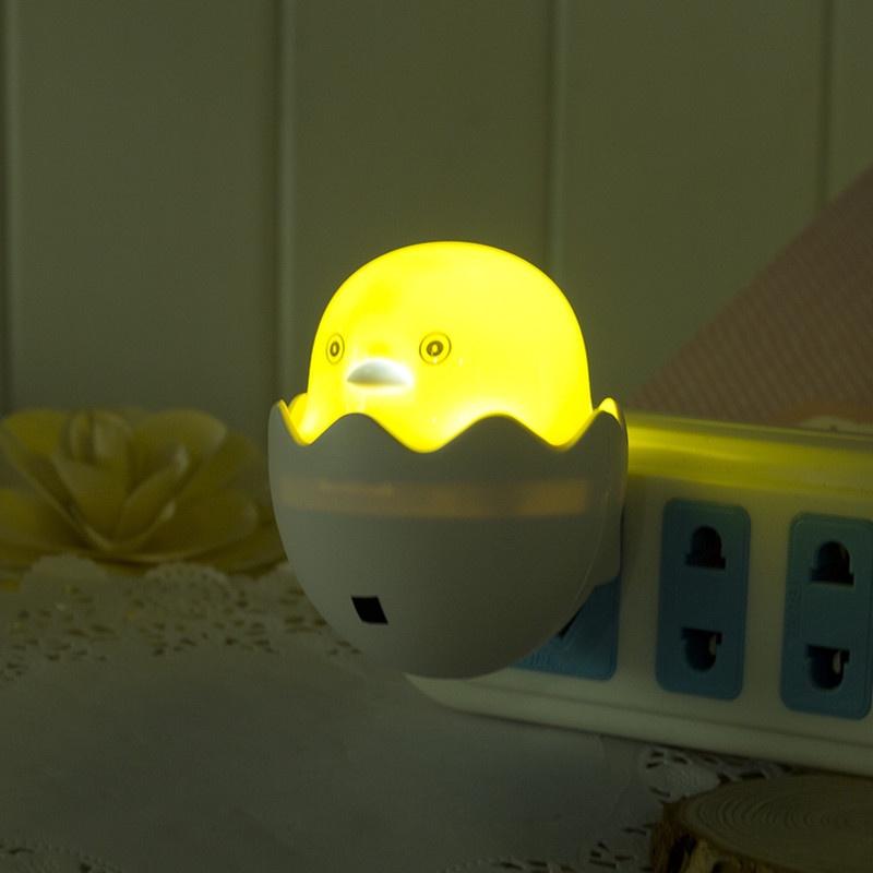  Đèn ngủ cắm tường vịt con đáng yêu màu vàng ấm 