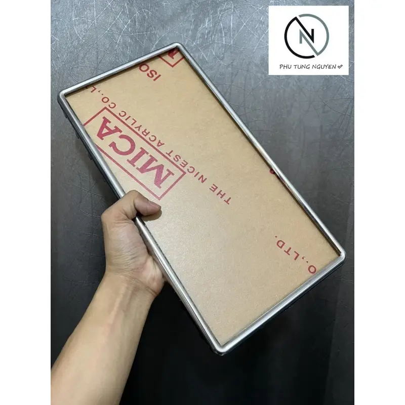 Bộ Khung biển số INOX trắng ô tô xe hơi xe tải có mica kèm viền bao inox dùng cho biển vuông kích thước 17cm x34cm 2