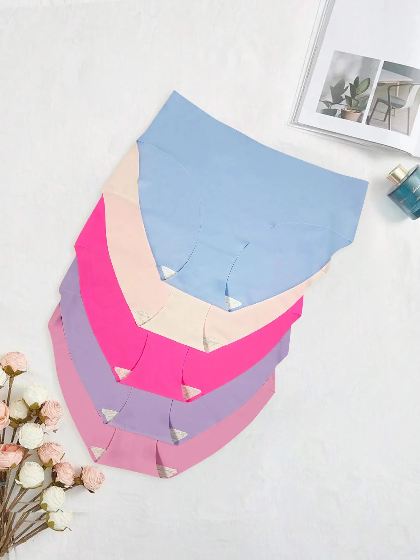 【Plus Size】 Solid Color Seamless Knicker, Soft Comfy Breathable Panty for Daily Wear, Women's Underwear for All Seasons