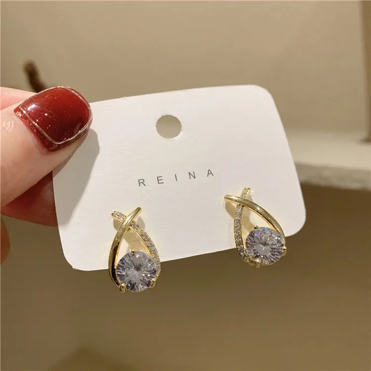 Classic Fashion Sparkling Diamond Geometric Stud Earrings Niche Design Exquisite Inlaid Diamond Cross Earrings Socialite Temperament High-end Feel