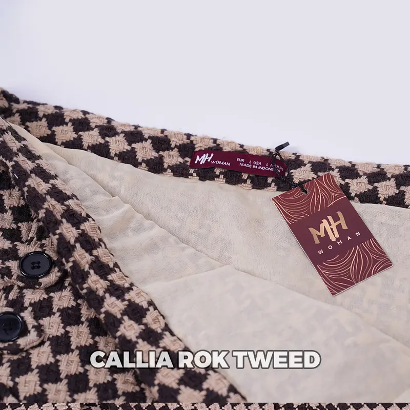 MH Fashion CALLIA Mini Skirt Rok Wanita Pendek Tweed Rajut Warna Coklat Hitam Hijau Korean Basic Retro Style Casual Style Mini Skirt Tebal Resleting Samping Kiri Saku Samping Kanan Variasi Kancing Belah A Line Skirt Midi Waist Size S-XXL Bawahan Wanita 5