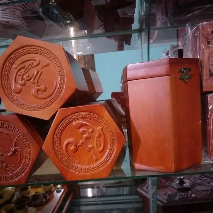 Hộp đựng chè chữ Phúc gỗ hương