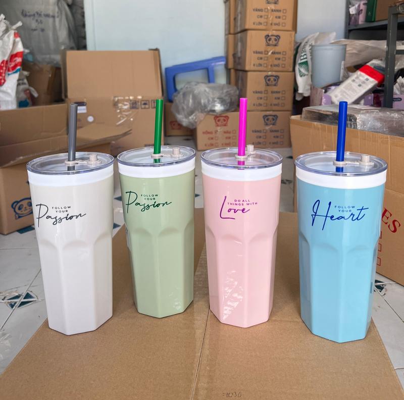 Ly giữ nhiệt có quai kèm ống hút. Dung tích 550ml, chất liệu nhựa an toàn chịu…