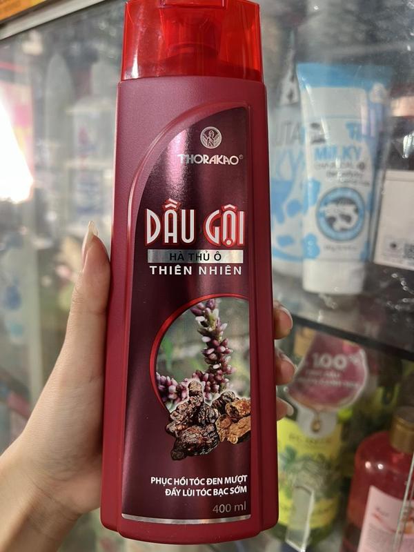 Dầu gội Thorakao hà thủ ô  400ml ( màu đỏ)