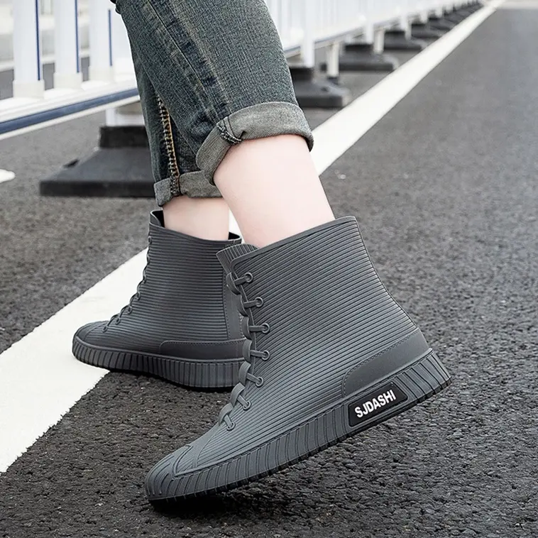 Sepatu Boots Pria Import Premium Bots Premium Quality Fashion Boot Terkini Korean Style Sneakers Sepatu Hujan Tahan Air Lembut -Botol 0