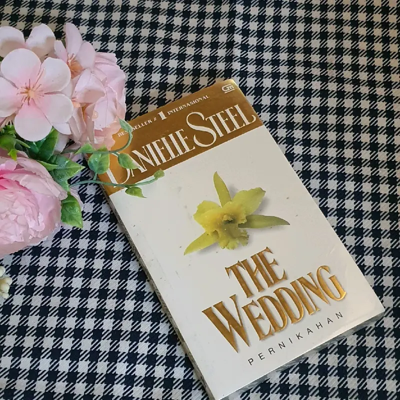 Novel Danielle Steel Soft Cover 1