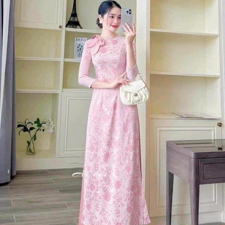 Áo dài gấm Hồng phấn cao cấp thượng hạng thiết kế đính nơ cổ tròn tay lỡ phom ôm dáng dài truyền thống có độ co giãn nhẹ kết hợp quần lụa Mỹ màu Hồng phấn