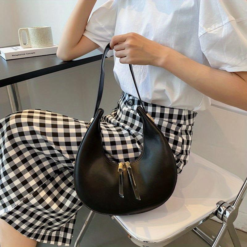 Product Introduction of Classic Design Ladies Crossbody Shoulder Bag Textured And Atmospheric Ladies Bag Simple Zipper Solid Color Crescent Bag Large Capacity Retro Handbag PU Leather Underarm Bag 18