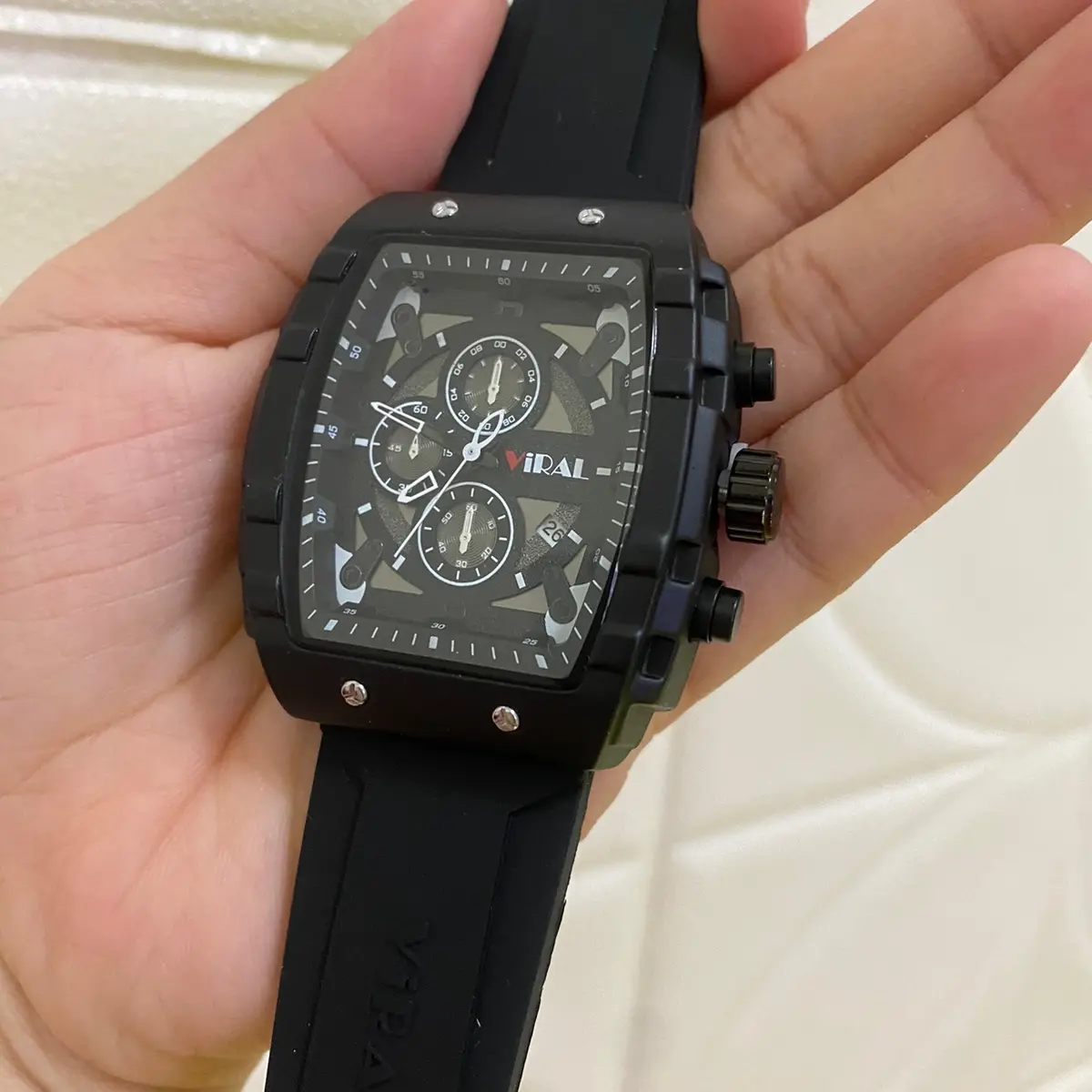 Jam Tangan Unisex Petak Hitam