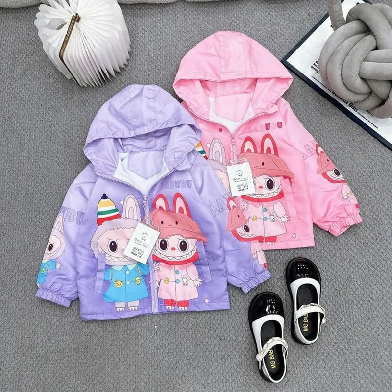 Áo Khoác Gió Labubu Cho Bé Gái 2 Lớp Lót Nỉ Có Mũ Size 13-23kg Ấm Áp Chống Nắng Chống Gió 1
