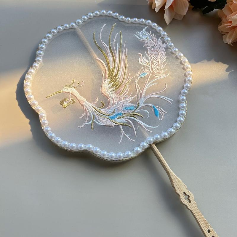 Quạt Cầm Tay Cô Dâu, Thiết Kế Người Hâm Mộ Cổ Điển, Có Thêu Ngọc Trai, Tay Cầm Bằng Gỗ Thủ Công Hình Phượng Hoàng, Thích Hợp Biểu Diễn quat chup quạt  hỷ quạt  giấy Decor quạt  trung  quốc