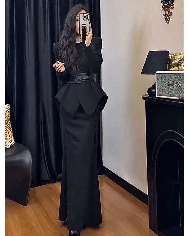 Set áo đuôi cá chân váy đuôi cá kèm đai da Aneurin Set Eclipse Clothing