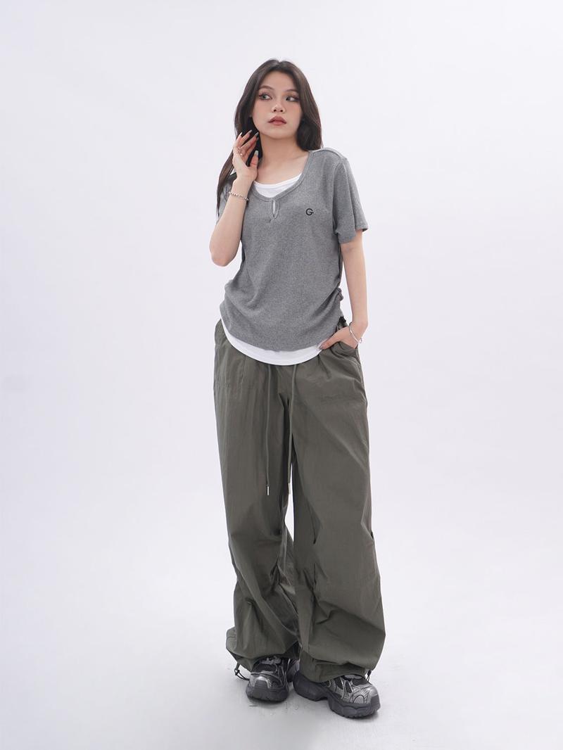 Product Introduction of Áo Ngắn Tay, Ngoại Cỡ, Màu Xám, Thiết Kế Hai Mảnh Giả, Phong Cách Dễ Thương Và Gợi Cảm, Dáng Rộng Và Bất Đối Xứng, Thích Hợp Cho Thể Thao Và Trang Phục Thường Ngày, Áo Phông 21