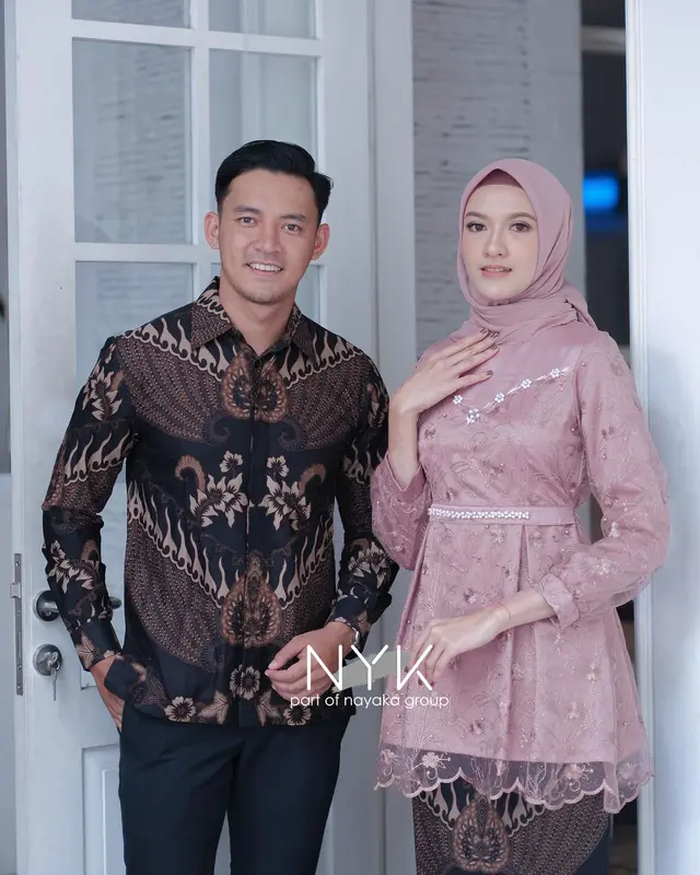 Nayanika Batik - Set Kebaya Brukat Modern Aruniika Lila Nude Rose Batik Couple Pasangan Terbaru Brukat Tulle Kombinasi Katun Prima Payet Ronce Size M L XL 2