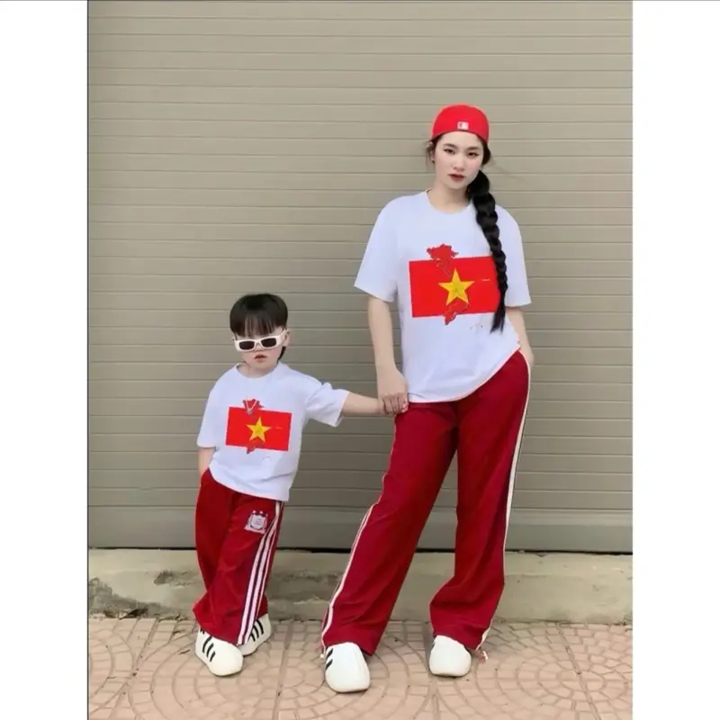 Áo thun gia đình, áo đôi mẹ con , áo in hình bản đồ Việt Nam chất cotton tàu hàng đẹp loại 1 size 10-65kg 0