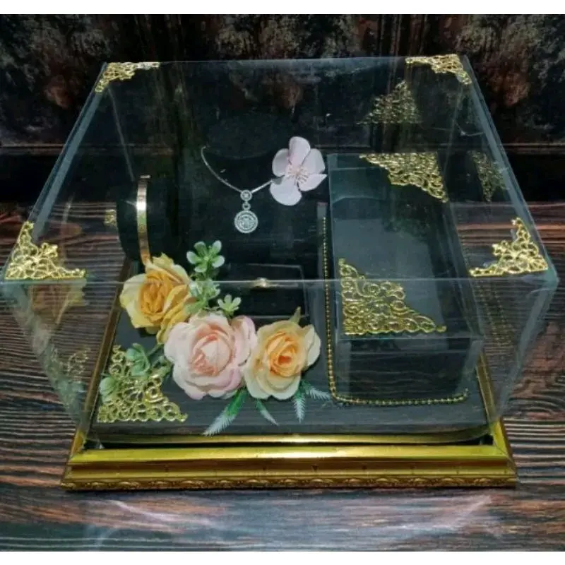 Tempat uang dan perhiasan seserahan pernikahan tunangan kado ulang tahun mahar