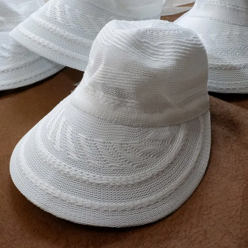 Topi Rajut putih cady golf style untuk haji dan umroh 0