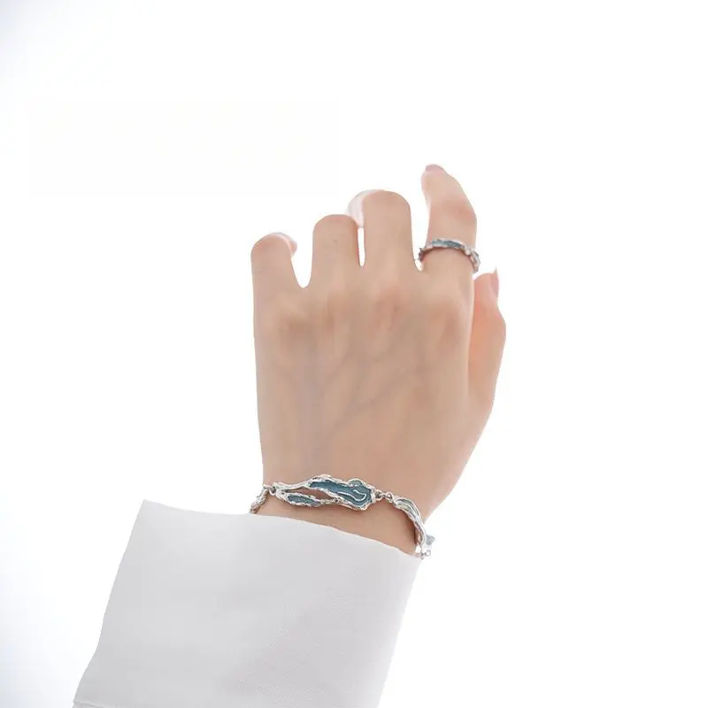 [Must-have for Fashion]Korean Style Ins-inspired Light Blue Bracelet for Women, with Irregular Resin Drip Texture that Catches the Eye, Bursting with Niche and High-End Sense, Fashionable and Versatile Hand Ornaments and Accessories