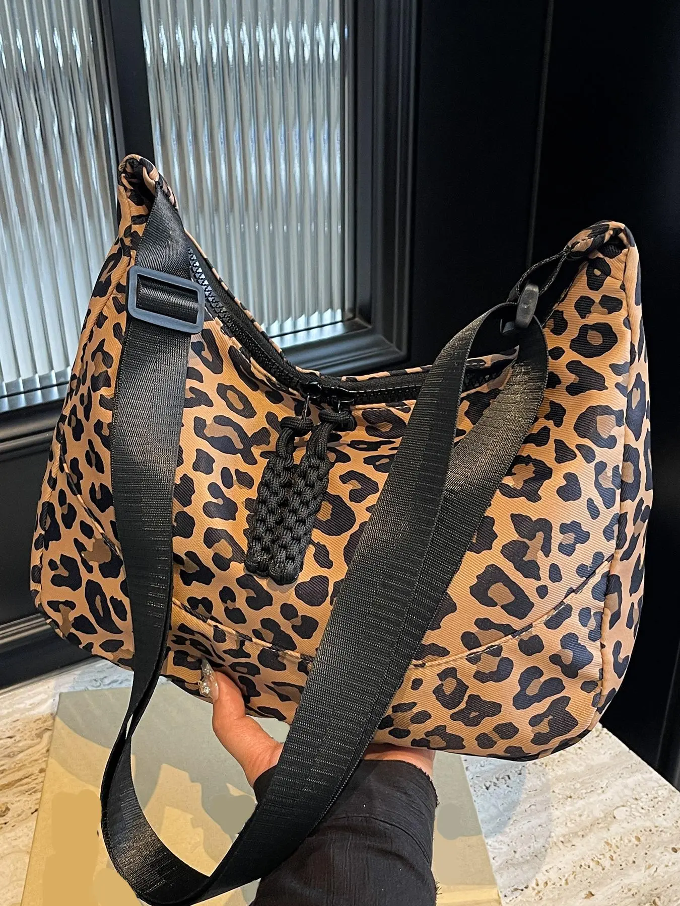 Fashion Leopard Pattern Canvas Commuting Bag, Large Capacity Shoulder Bag for Women, Casual Trendy Versatile High-quality Daily Commuting Bag