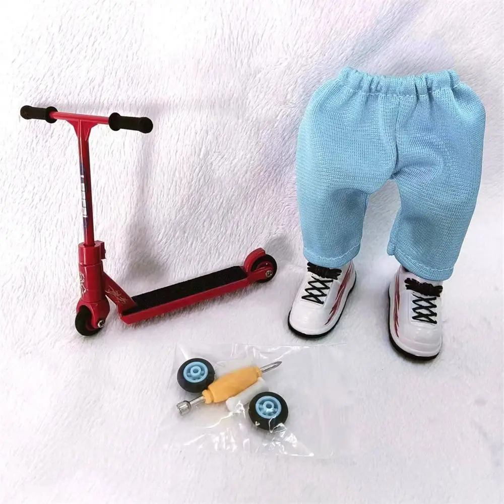 Novelty Scooter Model Finger Scooter Movement Finger Training Mini Scooter Simulation Alloy Finger Skateboards Interactive Toy