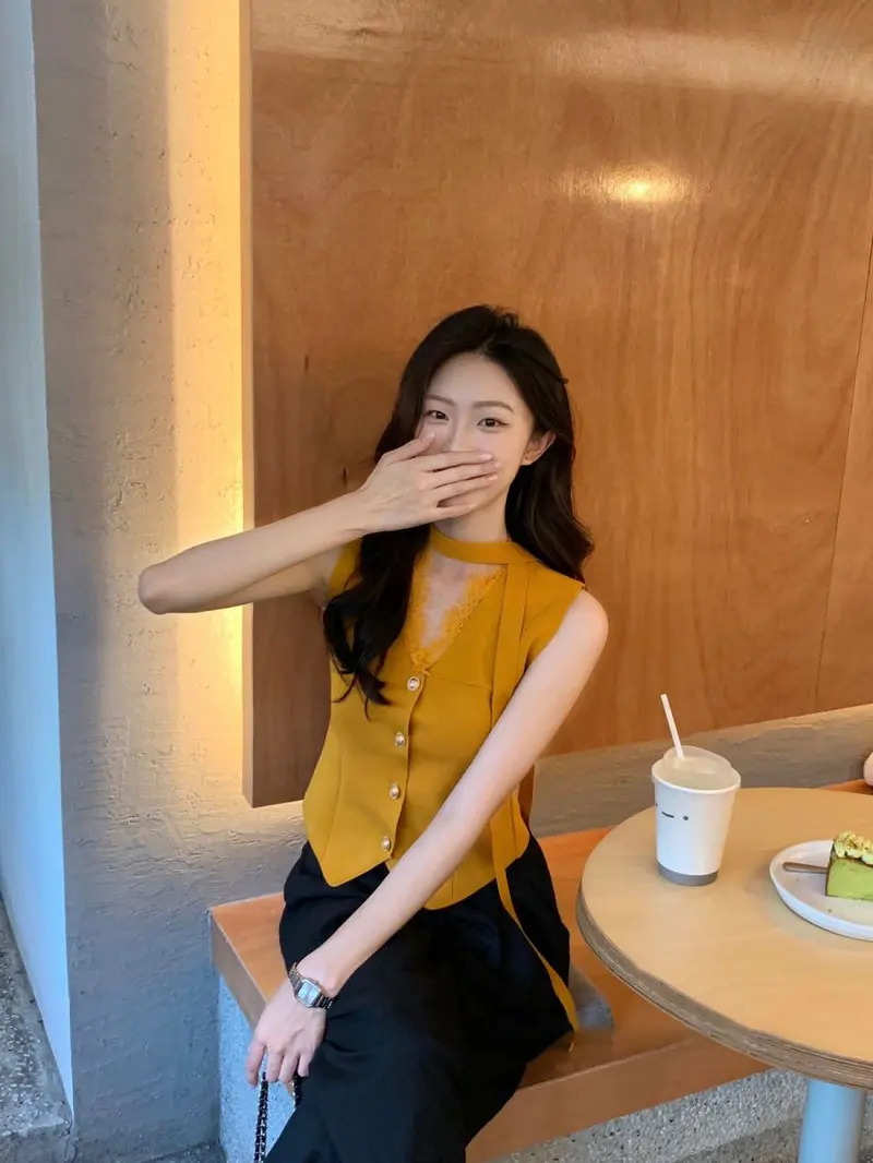 Product Introduction of Áo Ba Lỗ Dệt Kim Cổ Chữ V, Trang Trí Ren Kiểu Pháp, Không Tay, Áo Cơ Sở, Để Lớp Nếp Nữ Women Top Denim 2