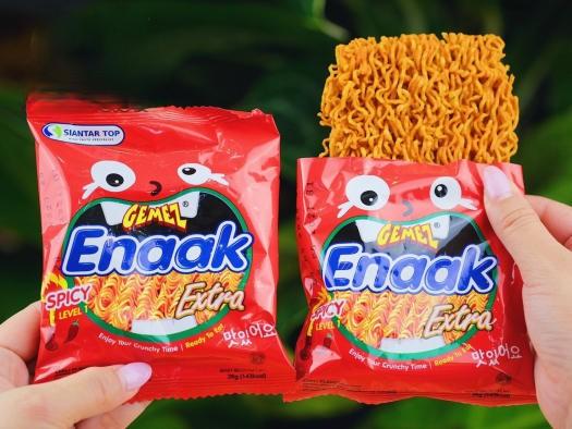 Product Introduction of Snack mì trẻ em Gemez Enaak Extra Indonesia vị Ớt cấp độ 1 lốc 20 gói x 28g  Thức Ăn Food Cay 5