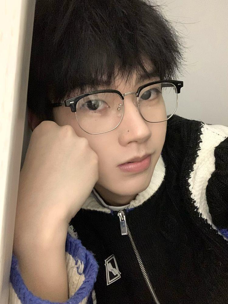 Product Introduction of 2024 Pu Shuai Artistic Retro Semi-Rimless Glasses Men's Myopia Can Be Equipped with Degrees Anti-Blue Light Glasses Female Sven Tech Men's Fashion 5