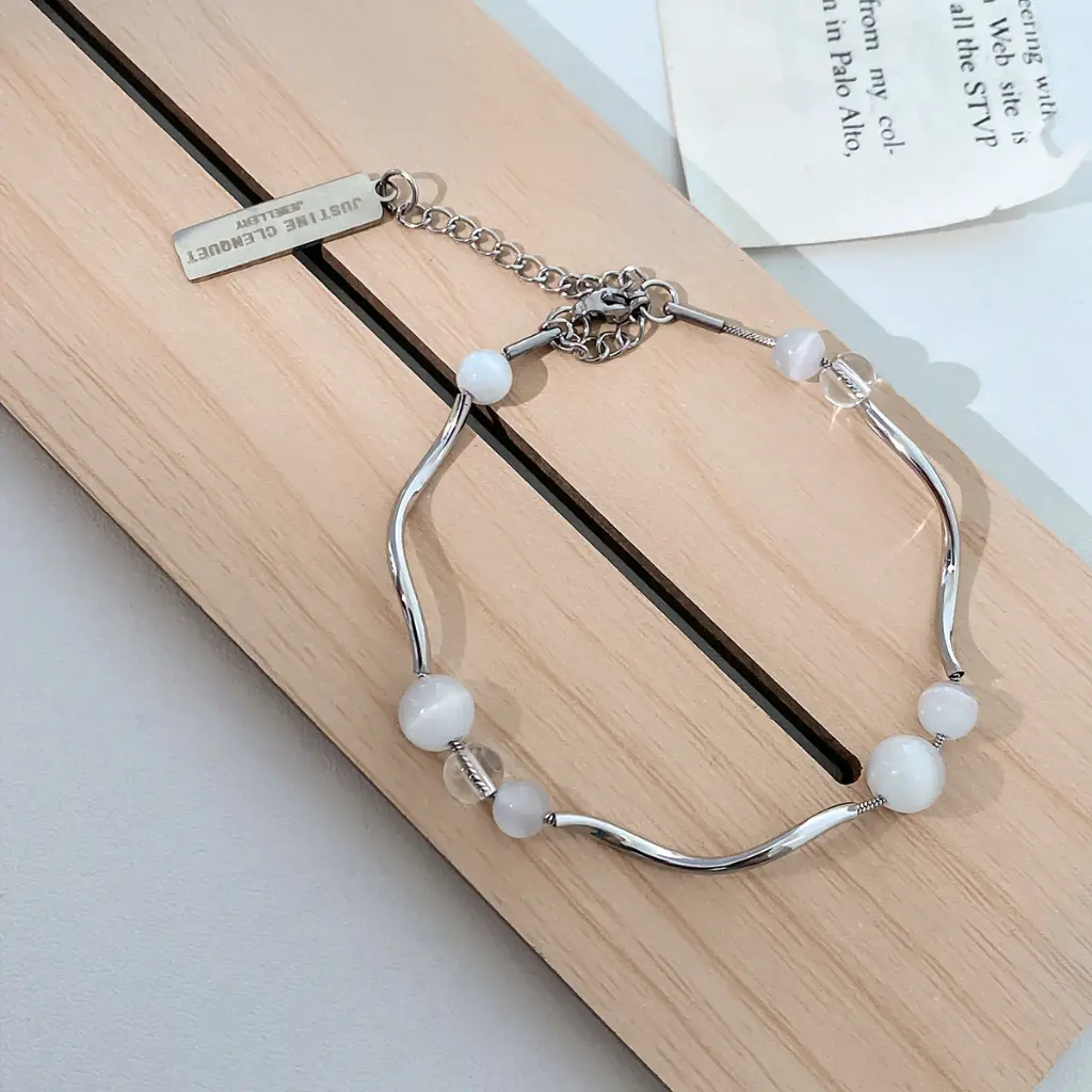 Lucy - Bracelet Gelang Tangan Bangle Silver Perak Aesthetic Manik Pearl Beads Kristal Mata Kucing Opal Aksen Rumbai Aksesoris Perhiasan fashion Wanita Korean Style [G4-5]