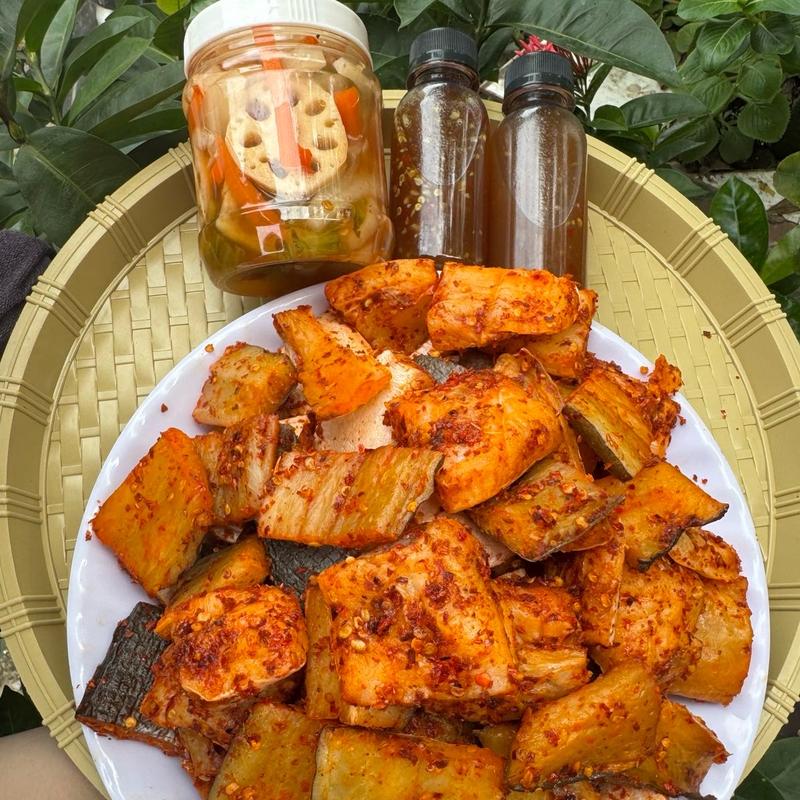 Khô Cá Dứa Khúc Vừa Nạt Vừa Mỡ Tẩm Vị Tỏi Ớt Cay Trọng Lượng 1kg + Kèm 2Chai Mắm Me + (Tặng 1Hũ Kim Chi 35k )Thức Ăn Food