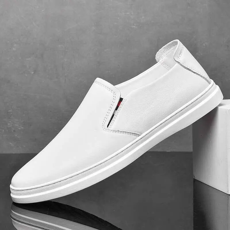 Leather one foot casual leather for men, spring and summer new styles, flat bottomed low top white shoes, toe layer soft cowhide board shoes
