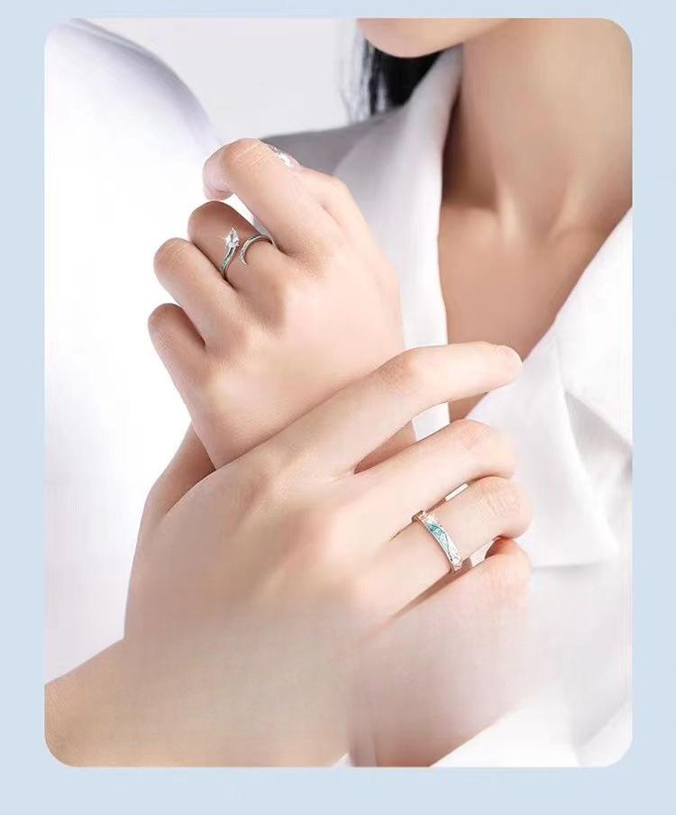 Product Introduction of ​「Beloved Choice」Iceland Snake-shaped Couple Blue Rings, INS-style Light Luxury Niche Design, Dynamic and Eye-catching Snake Rings, Romantic Choice to Gift Your Girlfriend. 3