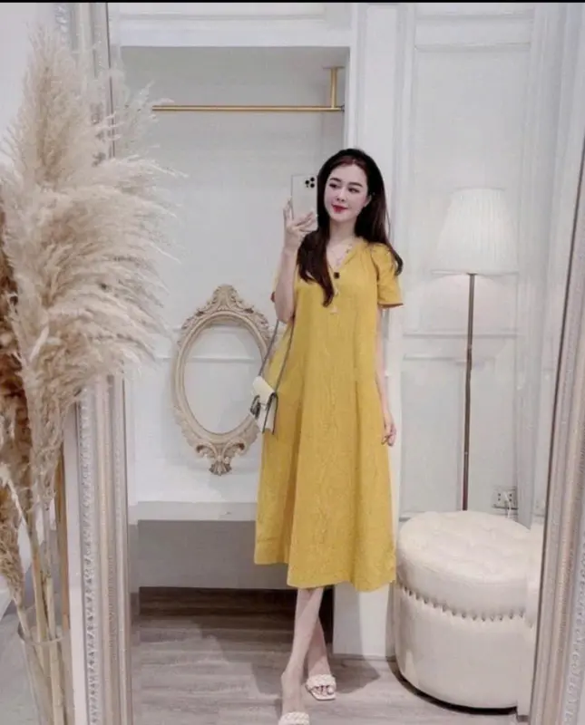 váy vàng cổ V đính đá điệu đà phong cách trẻ trung 0