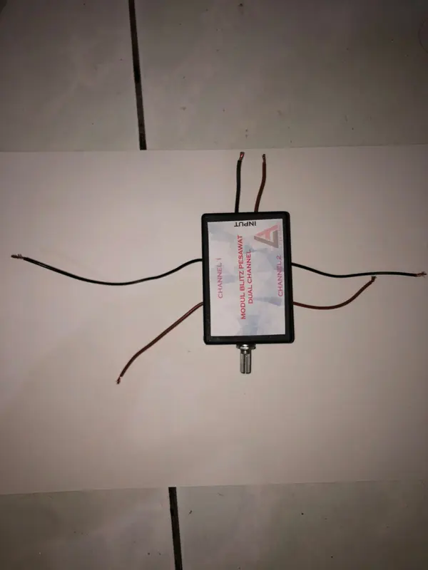 Lampu Biltz Kedip Pesawat Untuk Semua Jenis Kendaraan Bisa Disetting Kecepatan Kedip Lampunya 2