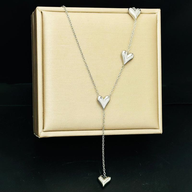 Product Introduction of Heart Golden Non-Fading New Ladies Clavicle Chain Titanium Steel Ornament 4
