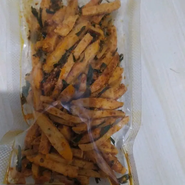 Basreng pedas daun jeruk paket 1 pcs 100grm. Cemilan 3