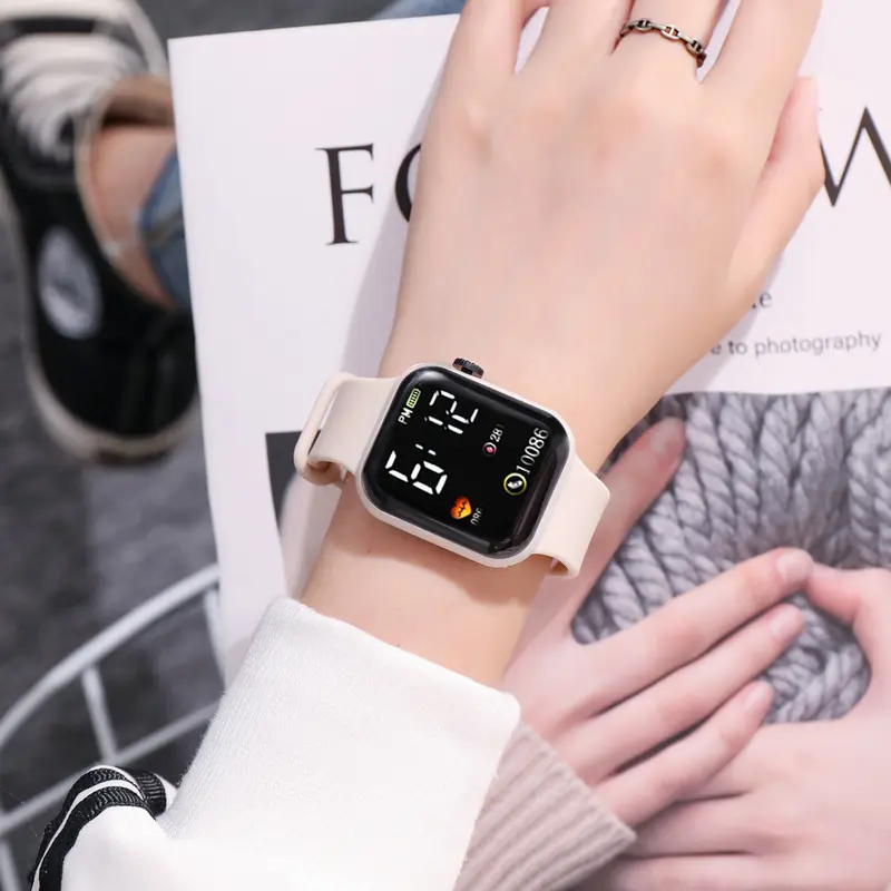 Đồng hồ Điện tử Đeo tay phong cách hiện Đại Voi Watch Móc Khoá Caro 7