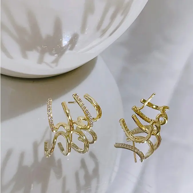 Anting Wanita 4 layer  Tusuk Trisula Cantik Karet Earrings 4