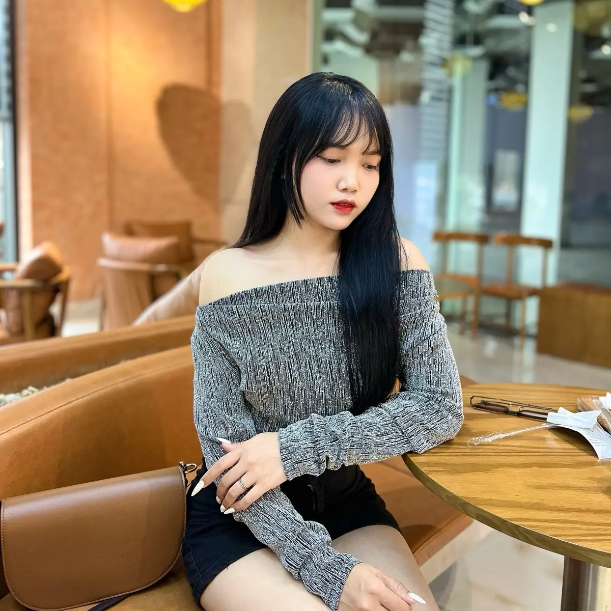 ÁO THUN NỮ CO DÃN - TAY DÀI ĐÍNH ĐÁ