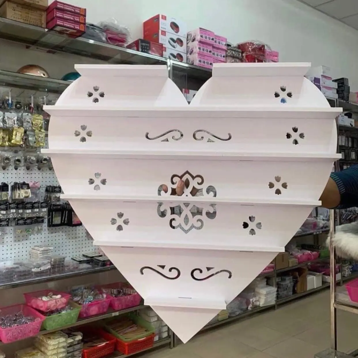 Kệ Để Sơn Hình Trái Tim