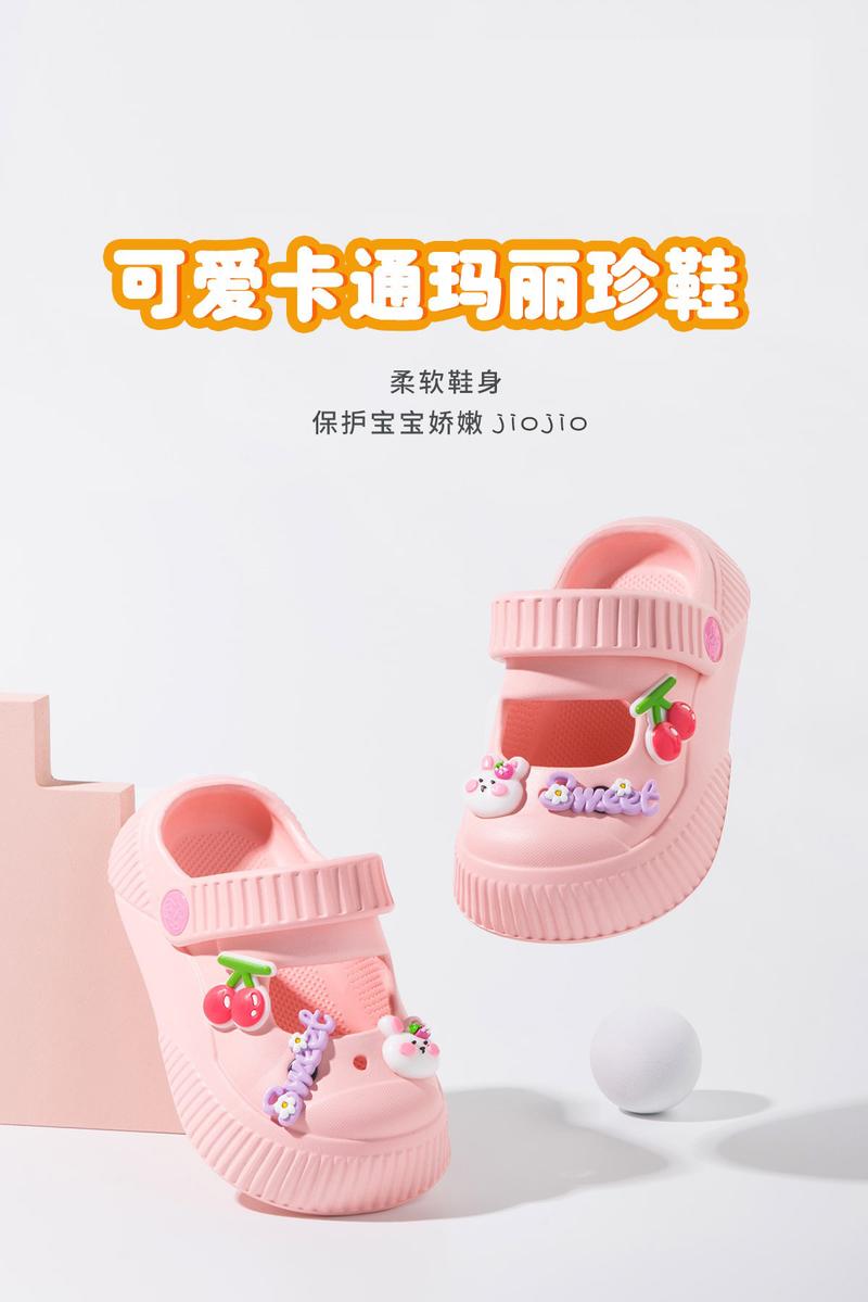 Product Introduction of 2025 Summer New Cartoon Children's Slippers Baby Sandals Soft and Lightweight Small and Medium sized Children's Outing Hole Shoe 1