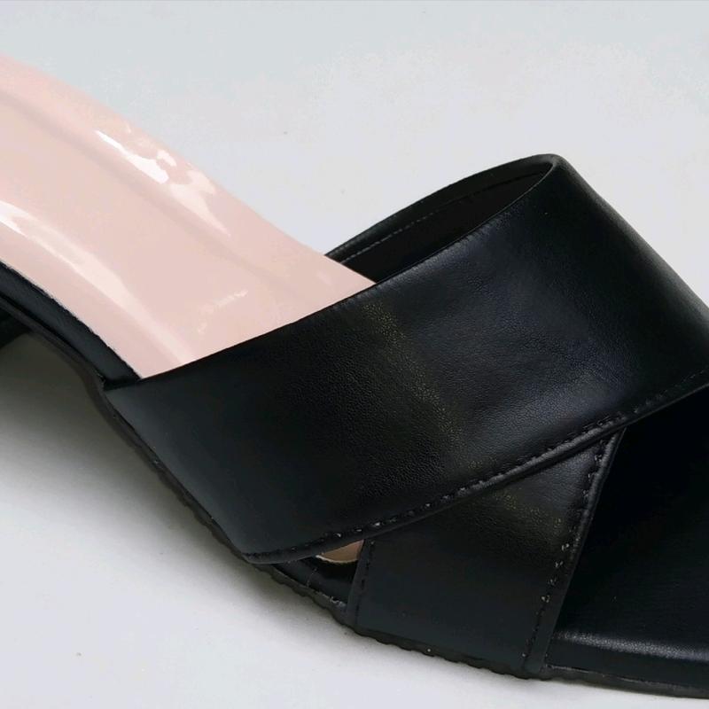 Sandal Hak Tinggi Wanita Kombinasi Square Toe Open Toe Thong Hitam Karet 5cm 2