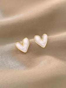 Arete de botón con forma de corazón irregular, Joyería a la moda para mujeres y niñas, Joyería versátil y exquisita para regalo de cumpleaños