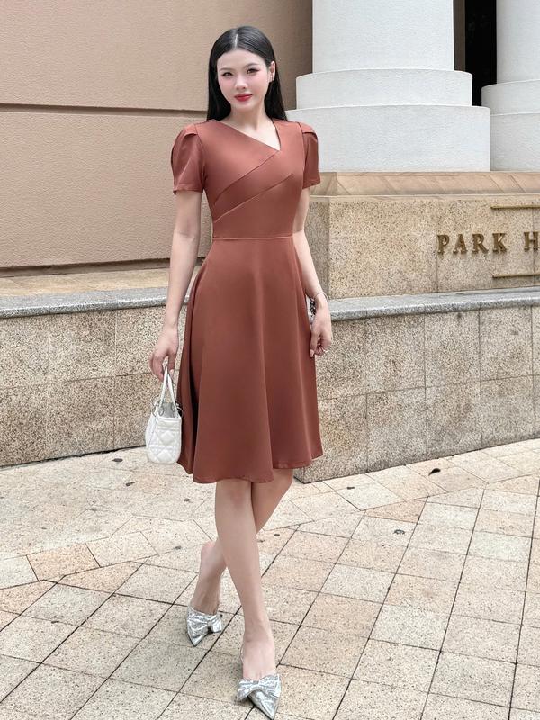  Đầm Nữ công sở thiết kế Nhật Vy cổ kiểu nhún ngực tay ngắn form dáng xoè chất lụa phù hợp dự tiệc - D3136 Dress Women 