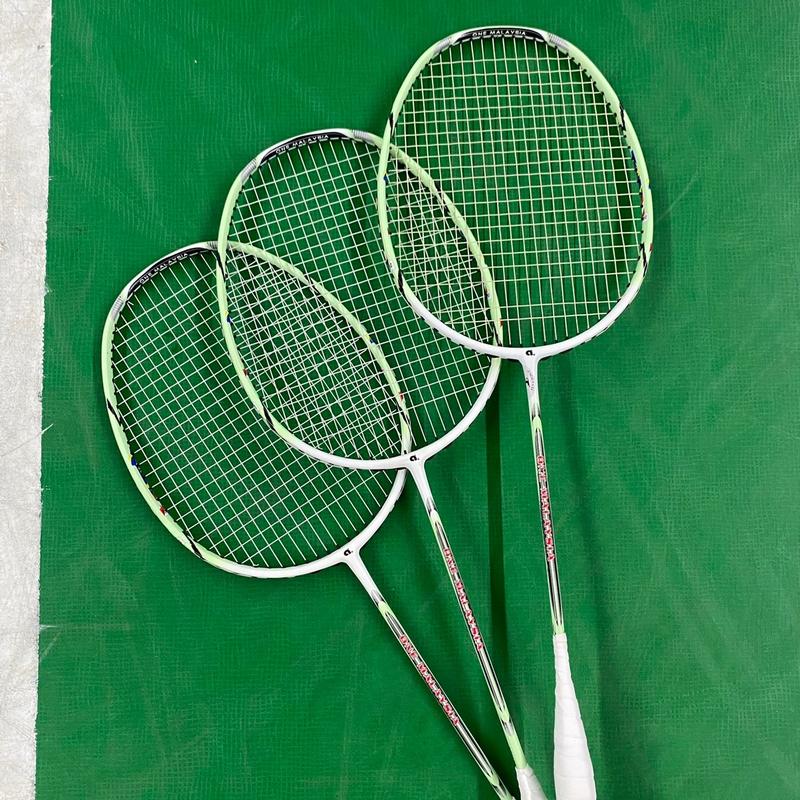 Apacs Vợt Cầu Lông One Malaysia 4U 85g Trung Tặng Lưới Victor & Cán Vợt Độ Dẻo Trung Bình Chiều Dài 675mm Sức Căng 30LBS